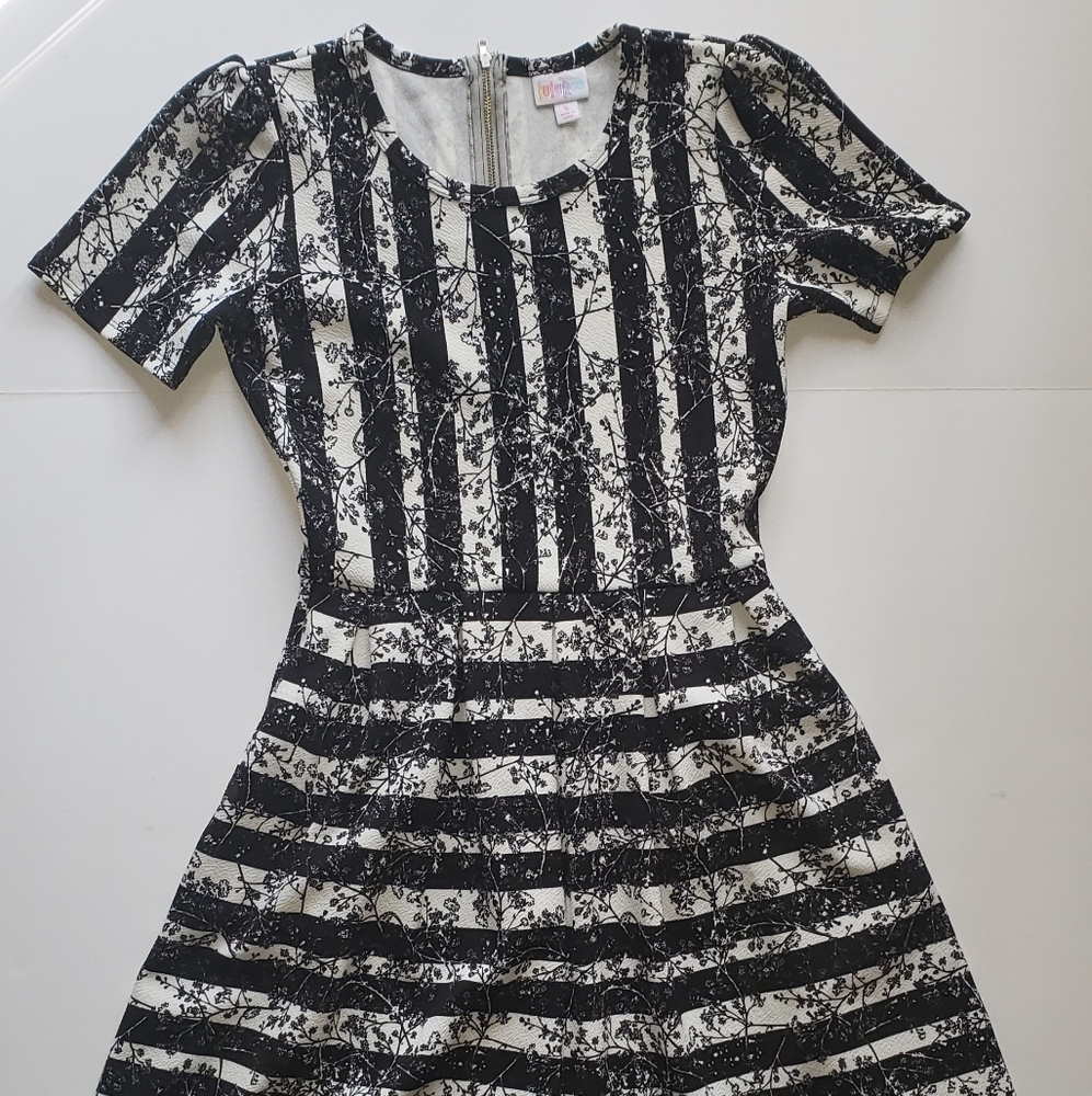 SOLD Lularoe Amelia Dress